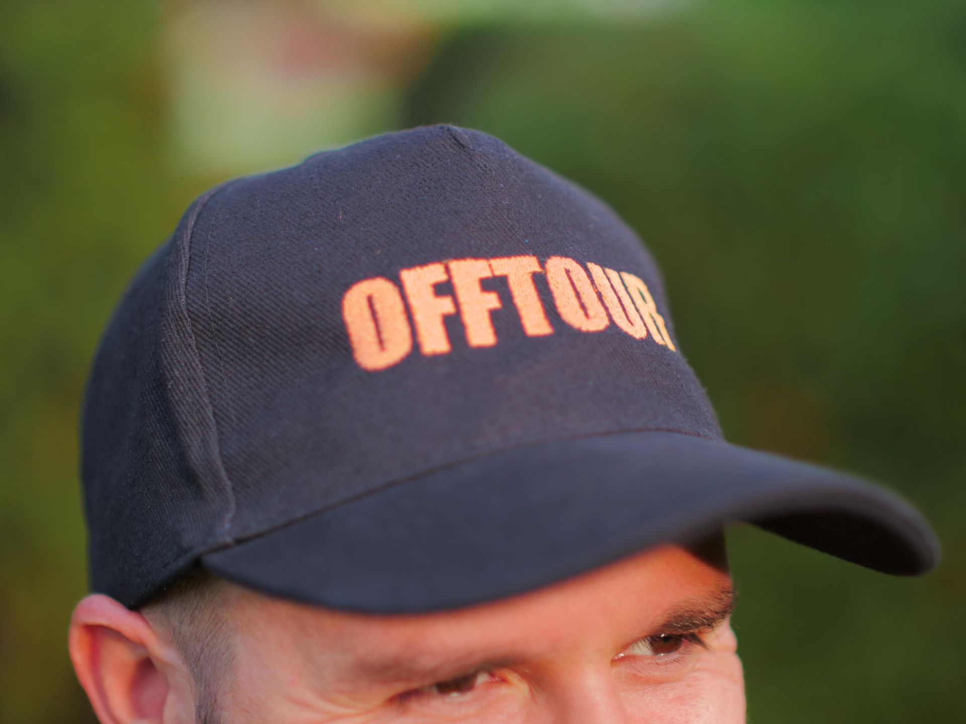 Kšiltovka s nápisem OFF TOUR